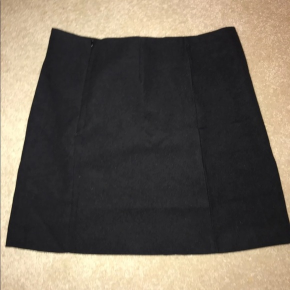 Lace front skirt - Picture 2 of 2